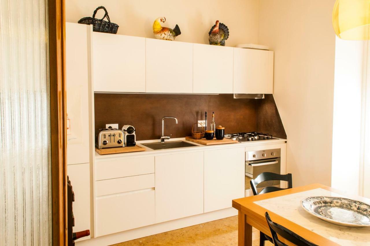 Ortigia Exclusive Apartment Syracuse ภายนอก รูปภาพ