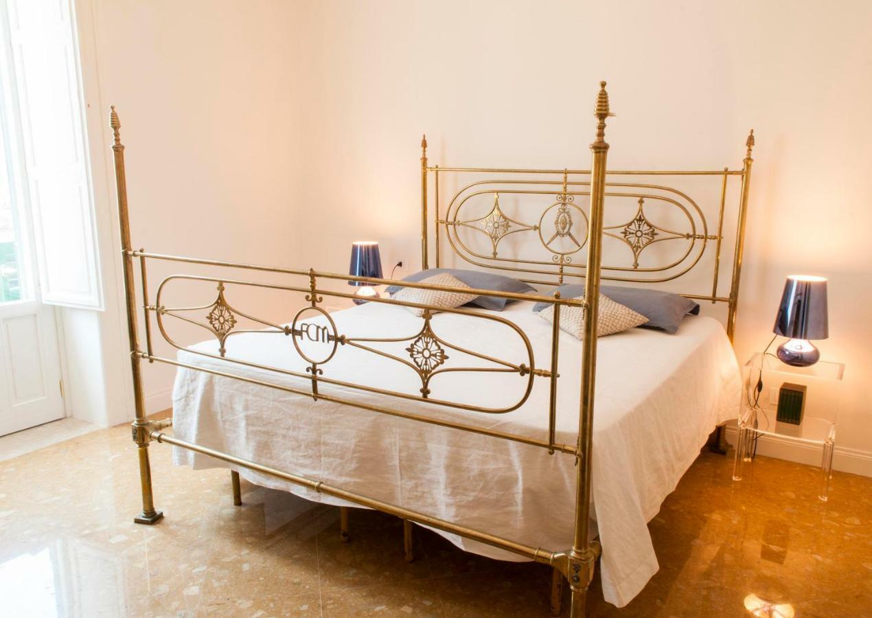 Ortigia Exclusive Apartment Syracuse ภายนอก รูปภาพ
