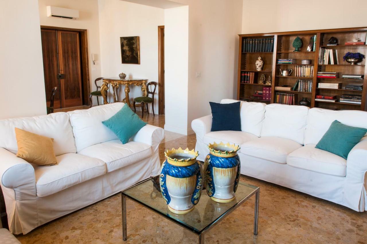 Ortigia Exclusive Apartment Syracuse ภายนอก รูปภาพ