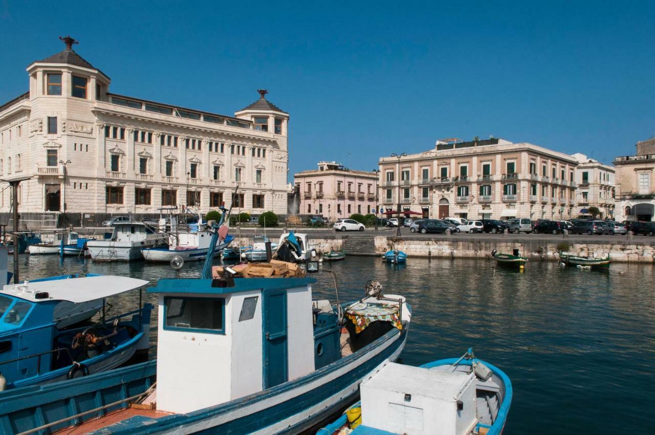 Ortigia Exclusive Apartment Syracuse ภายนอก รูปภาพ