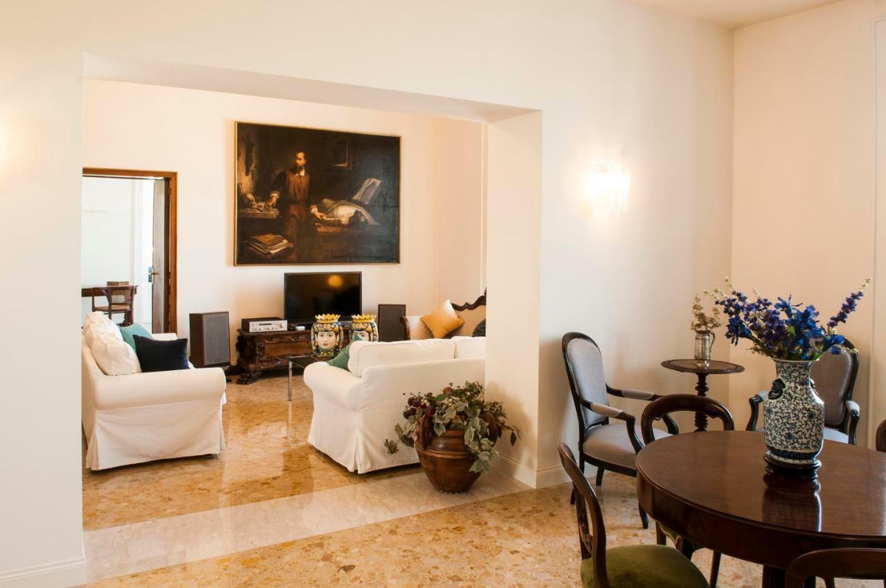 Ortigia Exclusive Apartment Syracuse ภายนอก รูปภาพ