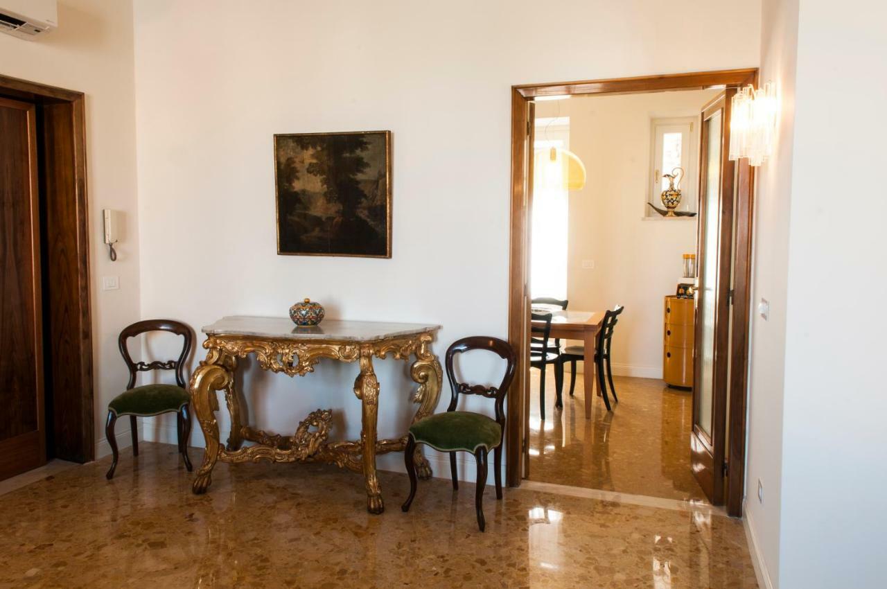 Ortigia Exclusive Apartment Syracuse ภายนอก รูปภาพ