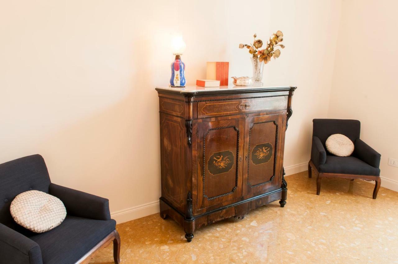 Ortigia Exclusive Apartment Syracuse ภายนอก รูปภาพ